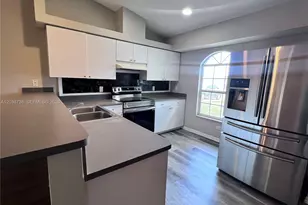 1808 SW Santa Barbara Pl, Cape Coral, FL 33991 - Photo 2