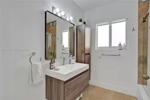 2025 Alamanda Dr, North Miami, FL 33181 - Photo 26