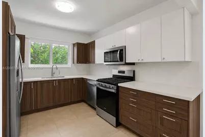 2025 Alamanda Dr, North Miami, FL 33181 - Photo 8