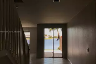 6674 NW 107th Pl, Doral, FL 33178 - Photo 2