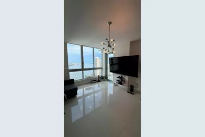 300 S Biscayne Blvd #T-3212, Miami, FL 33131 - Photo 2