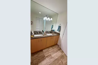 300 S Biscayne Blvd #T-3212, Miami, FL 33131 - Photo 12