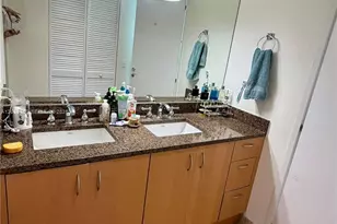 300 S Biscayne Blvd, Miami, FL 33131 - Photo 12