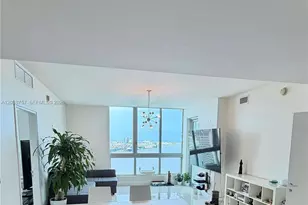 300 S Biscayne Blvd, Miami, FL 33131 - Photo 6