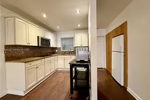 3048 E Sunrise Lakes Dr, Sunrise, FL 33322 - Photo 2