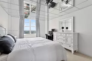 301 174th St, Sunny Isles Beach, FL 33160 - Photo 16