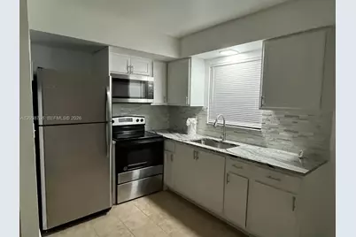 325 NE 2 St #5, Hallandale Beach, FL 33009 - Photo 1