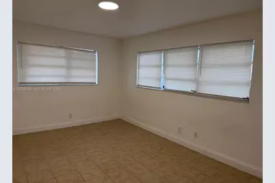 325 NE 2 St #5, Hallandale Beach, FL 33009 - Photo 8