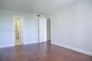 482 NW 165th St Rd, Miami, FL 33169 - Photo 18