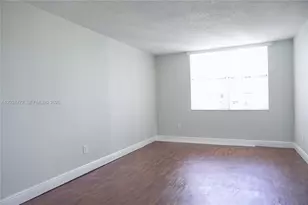 482 NW 165th St Rd, Miami, FL 33169 - Photo 16