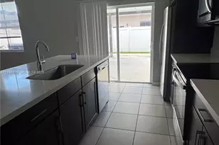 834 SE 16th Ct, Homestead, FL 33034 - Photo 8