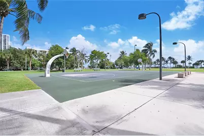 1900 N Bayshore Dr #4504, Miami, FL 33132 - Photo 30