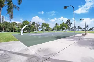 1900 N Bayshore Dr, Miami, FL 33132 - Photo 30