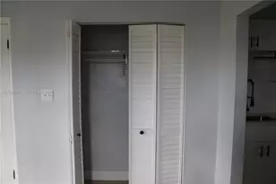 3825 SW 88th Ct, Miami, FL 33165 - Photo 6