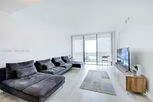 121 NE 34th St, Miami, FL 33137 - Photo 2