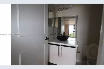 540 Brickell Key Dr #918, Miami, FL 33131 - Photo 6