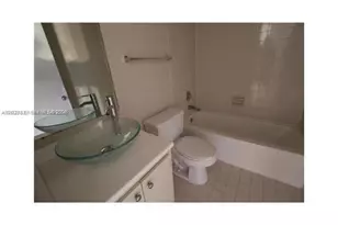 540 Brickell Key Dr, Miami, FL 33131 - Photo 4