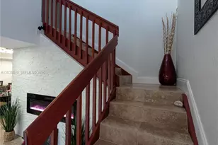 8275 NW 186th St, Hialeah, FL 33015 - Photo 20
