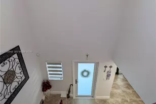 8275 NW 186th St, Hialeah, FL 33015 - Photo 22
