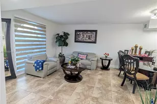 8275 NW 186th St, Hialeah, FL 33015 - Photo 30
