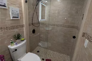 8275 NW 186th St, Hialeah, FL 33015 - Photo 38