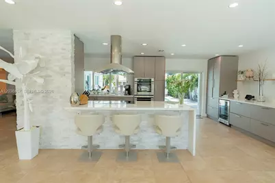 2711 NE 57th Ct, Fort Lauderdale, FL 33308 - Photo 4