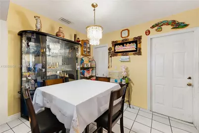 3035 NW 83 St, Miami, FL 33147 - Photo 10