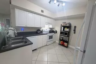 9610 NW 2nd St, Pembroke Pines, FL 33024 - Photo 6