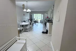 9610 NW 2nd St, Pembroke Pines, FL 33024 - Photo 12