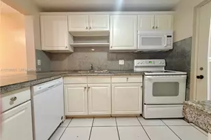 2320 S Cypress Bend Dr, Pompano Beach, FL 33069 - Photo 8