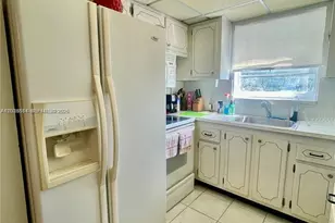 337 Durham J, Deerfield Beach, FL 33442 - Photo 8