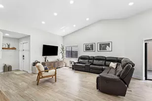 11010 SW 13th St, Pembroke Pines, FL 33025 - Photo 10