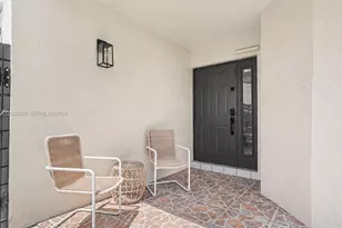 11010 SW 13th St, Pembroke Pines, FL 33025 - Photo 6