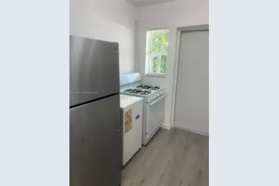 415 76th St #8, Miami Beach, FL 33141 - Photo 4