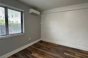 529 SW 4th St, Miami, FL 33130 - Photo 12