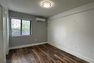 529 SW 4th St, Miami, FL 33130 - Photo 8