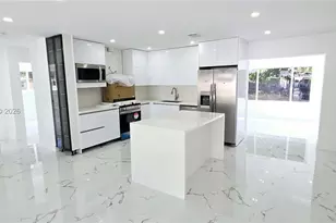 2530 NW 111th St, Miami, FL 33167 - Photo 6