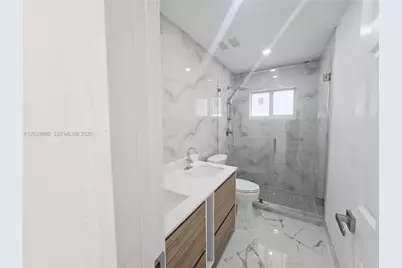 2530 NW 111th St, Miami, FL 33167 - Photo 20