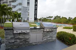 3401 N Country Club Dr, Aventura, FL 33180 - Photo 18