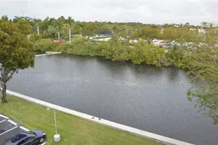 3401 N Country Club Dr, Aventura, FL 33180 - Photo 12