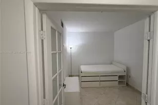 17555 Atlantic Blvd, Sunny Isles Beach, FL 33160 - Photo 8