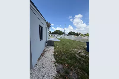 1861 NW 163rd St, Miami Gardens, FL 33054 - Photo 12