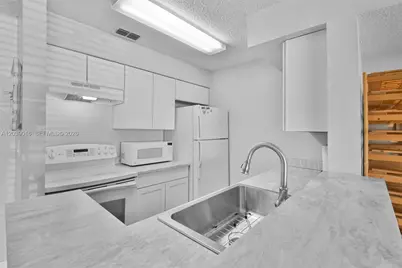 2866 S University Dr #5105, Davie, FL 33328 - Photo 10