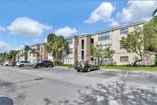 2866 S University Dr, Davie, FL 33328 - Photo 2