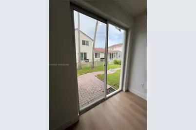 18739 SW 28th St, Miramar, FL 33029 - Photo 8