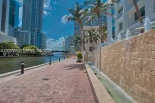 31 SE 5th St, Miami, FL 33131 - Photo 10