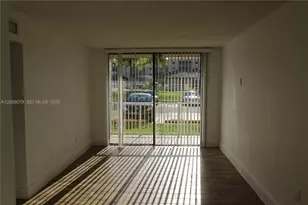 8075 NW 7th St, Miami, FL 33126 - Photo 10