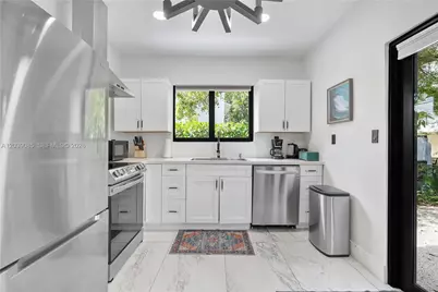 8280 NE 1st Pl, Miami, FL 33138 - Photo 14