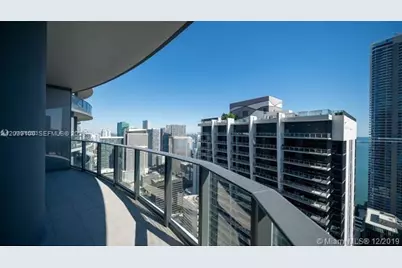 1000 Brickell Plz #4905, Miami, FL 33131 - Photo 18