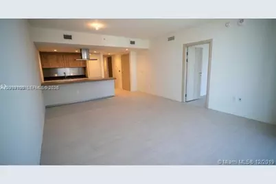 1000 Brickell Plz #4905, Miami, FL 33131 - Photo 10